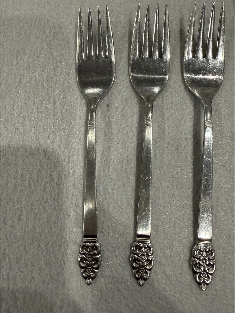 Oneida Nordic Crown Set Of 11 Pieces Forks And Spoons